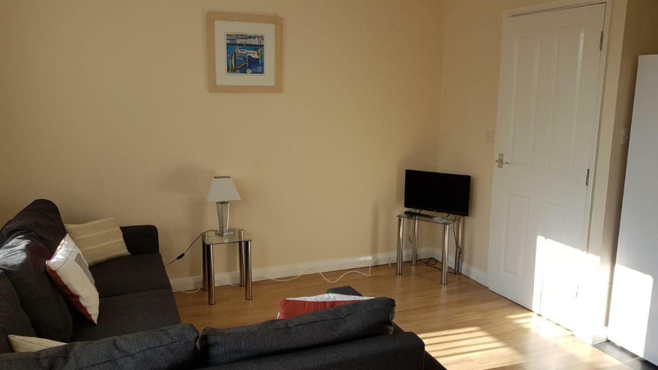 Cowley Spacious Flat With Parking, Oxford Eksteriør bilde